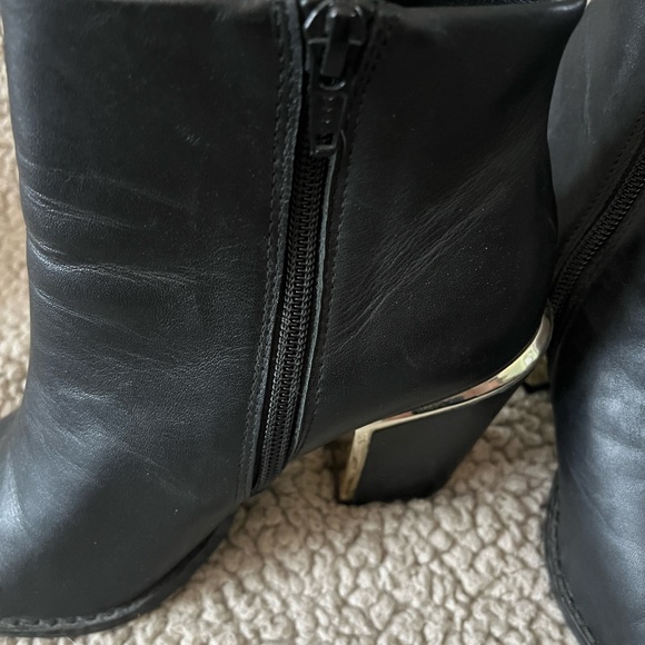 Size 6 Aldo boots - Picture 3 of 9